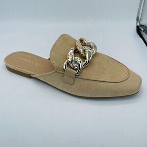 Madden Girl Squireee Womens Mules Size 8.5 Faux Tan Suede Gold Chain Slip On New